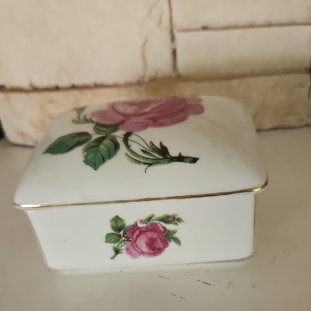 Nasco Imperial China Foral Ceramic Trinket/Jewelry Box